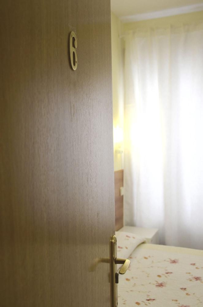 Hostal Nersan2 Μαδρίτη Εξωτερικό φωτογραφία